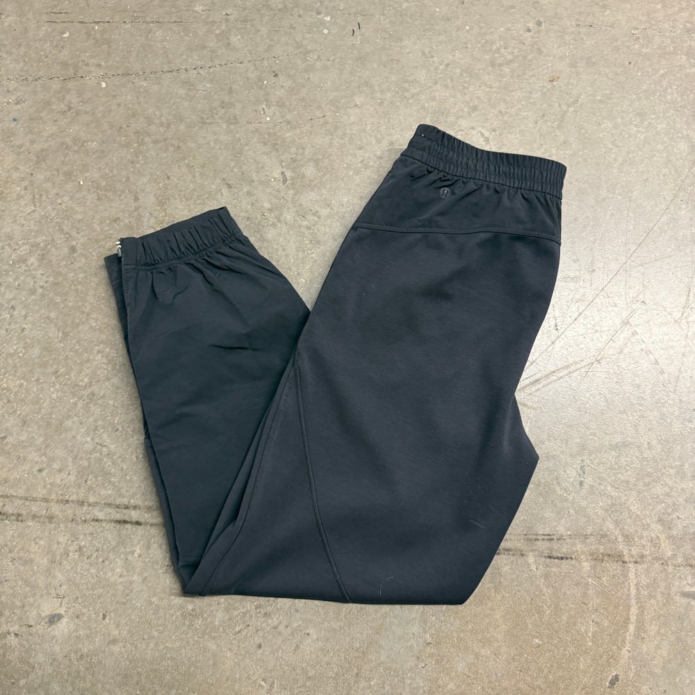 Lululemon Beyond the Studio Jogger Black Size 8 LW5ENKS Tapered Athletic Pants